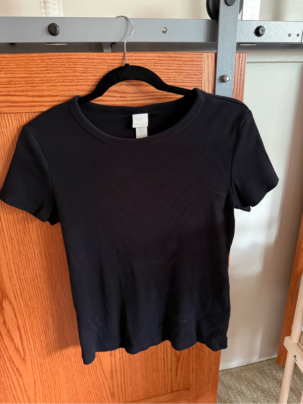 H&M Black Short-Sleeve Crewneck Tee